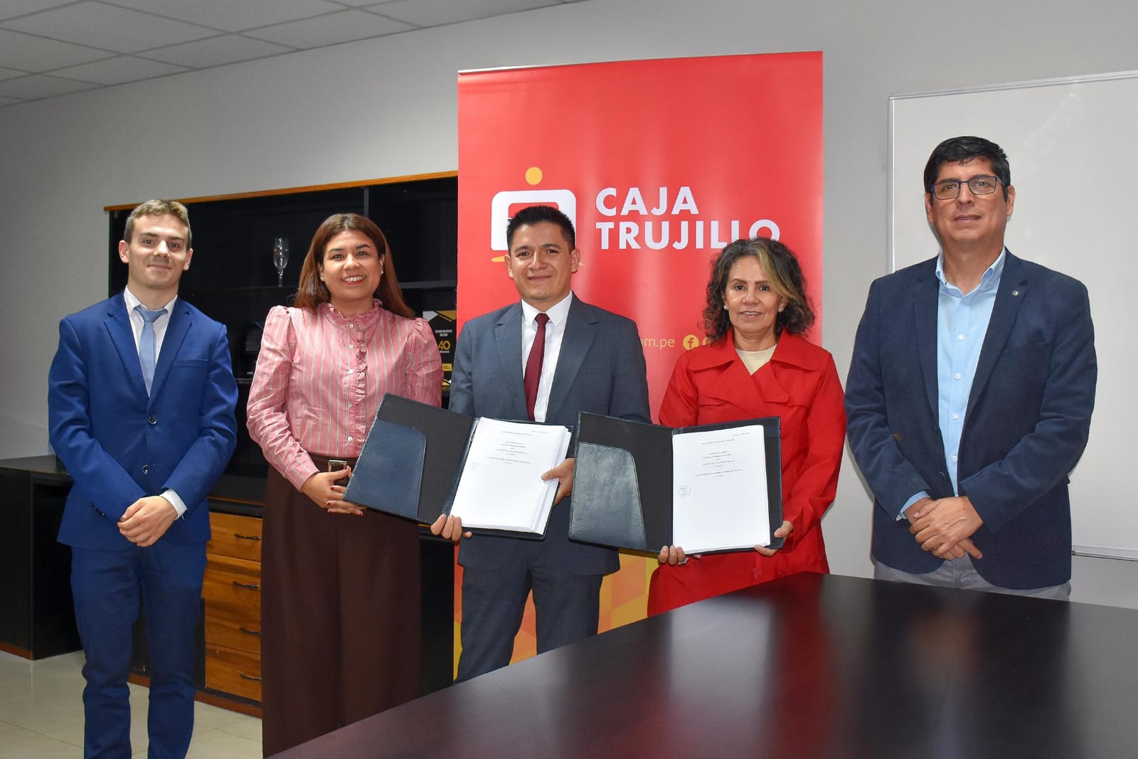 AFD Y CAJA TRUJILLO FIRMAN ACUERDO PARA IMPULSAR EL FINANCIAMIENTO CLIMÁTICO E INCLUSIVO DE MÁS DE 4,200 MICROEMPRESAS PERUANAS