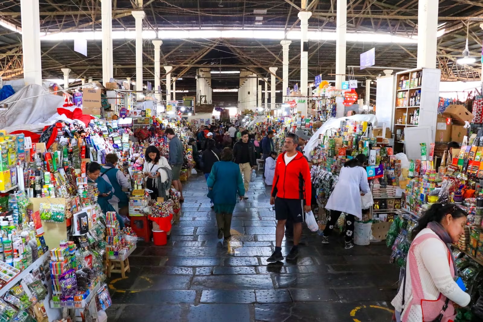 VENTAS EN EL MERCADO SAN PEDRO SE RECUPERAN DURANTE LAS FIESTAS PATRIAS