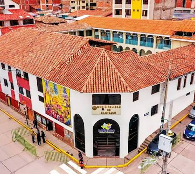 Denuncian presuntos cobros coactivos a trabajadores de la Municipalidad de Santiago para campaña política de alcalde