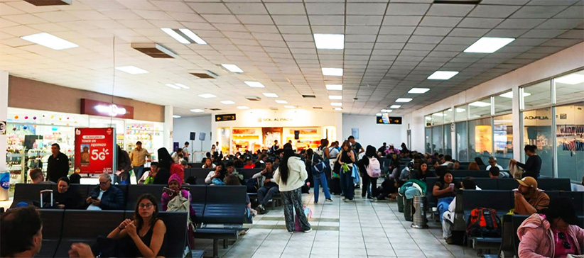 Cierre temporal de pista de aterrizaje genera retrasos, caos y reprogramaciones en el aeropuerto