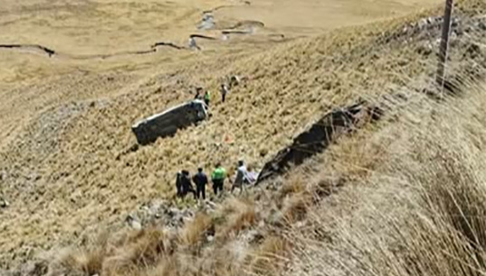 Grave accidente en la vía Velille-Espinar: camioneta cae a un barranco en Huaylla Apacheta y deja varios heridos