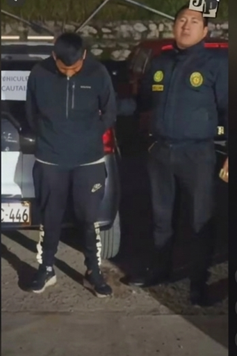 Policía detiene a conductor en inmediaciones de la Universidad Andina bajo la modalidad del «falso taxi»