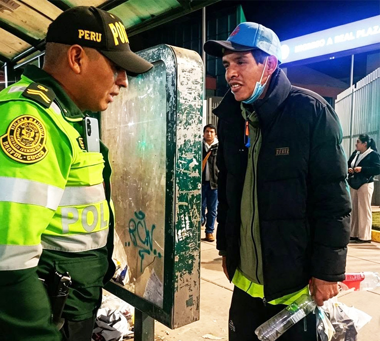 Intervienen a sujeto acusado de acosar a dos menores de edad en el centro comercial Real Plaza