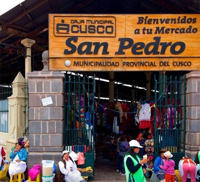 Crece malestar de turistas por falta de limpieza e higiene del mercado central de San Pedro