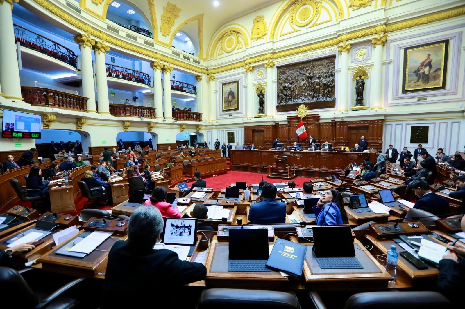 Ciudadanos y empresarios cuestionan que el Congreso aprobara solo una cuarta parte del pedido de facultades